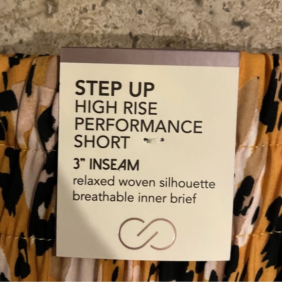 NWT Calia Woman’s Plus Sized Step-up Workout Stretch Elastic Shorts Animal print - Picture 4 of 7